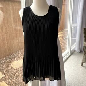NWT Elegant Black Pleated Sleeveless Top/Blouse Size M